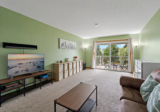 Photo 2 of Sale Pending at 132 Demont Ave E #325, Saint Paul, MN 55117 | MLS# 7138810 | Listing updated on 2026-10-05