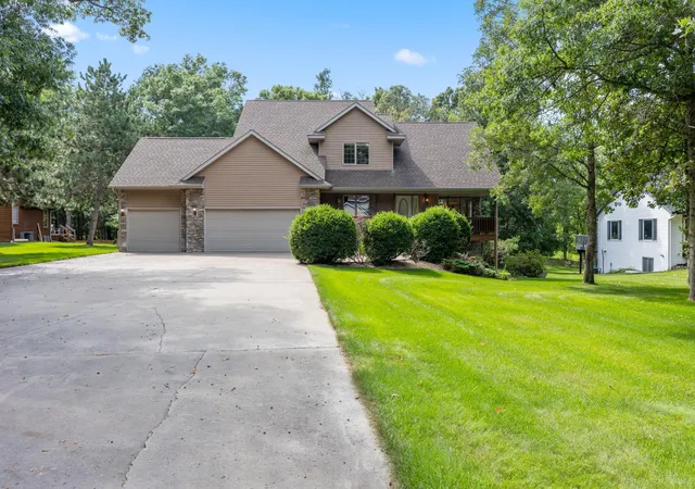 Photo 1 of Single family home for sale at 6179 Edmonton Rd, Baxter, MN 56425 | MLS# 7139006 | Listing updated on 2026-09-09
