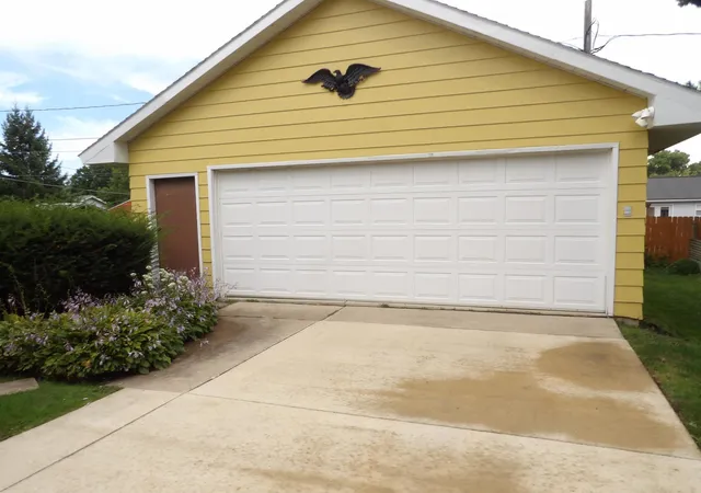 Photo 2 of Single family home for sale at 1802 3rd Avenue Nw, Austin, MN 55912 | MLS# 7139016 | Listing updated on 2026-09-14