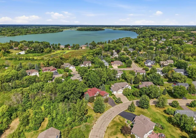 Photo 3 of Single family home for sale at 1659 Lakeland Cir, Hugo, MN 55038 | MLS# 7139017 | Listing updated on 2026-09-11