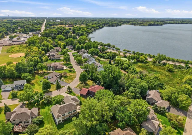 Photo 3 of Single family home for sale at 1659 Lakeland Cir, Hugo, MN 55038 | MLS# 7139017 | Listing updated on 2026-09-11
