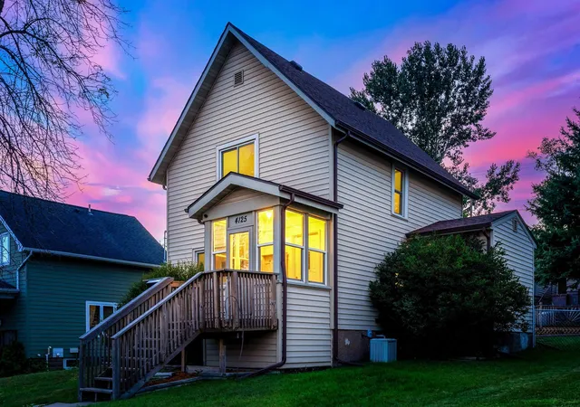 Photo 3 of Sale Pending at 4125 W 6th Street, Duluth, MN 55807 | MLS# 7139031 | Listing updated on 2026-09-15
