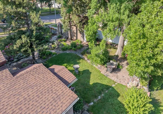 Photo 3 of Single family home for sale at 200 N Park St, Hendricks, MN 56136 | MLS# 7139065 | Listing updated on 2026-09-11