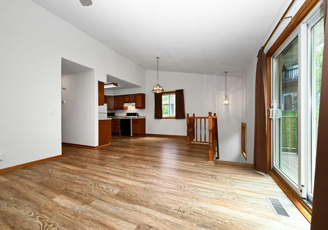 Photo 4 of Single family home for sale at 3761 Robin Ln, Saint Paul, MN 55122 | MLS# 7139092 | Listing updated on 2026-10-01