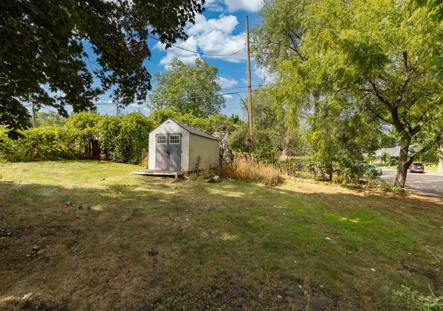 Photo 4 of Sale Pending at 6404 Minnetonka Blvd, Minneapolis, MN 55426 | MLS# 7139113 | Listing updated on 2026-09-14