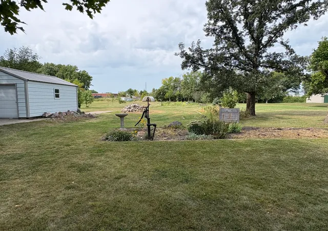 Photo 3 of Single family home for sale at 403 N 7th Street, Marshall, MN 56258 | MLS# 7139210 | Listing updated on 2026-09-08