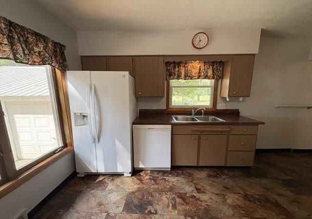 Photo 4 of Single family home for sale at 403 N 7th Street, Marshall, MN 56258 | MLS# 7139210 | Listing updated on 2026-09-08