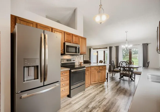Photo 2 of Single family home for sale at 1513 Carleton Dr, Hastings, MN 55033 | MLS# 7139255 | Listing updated on 2026-09-14