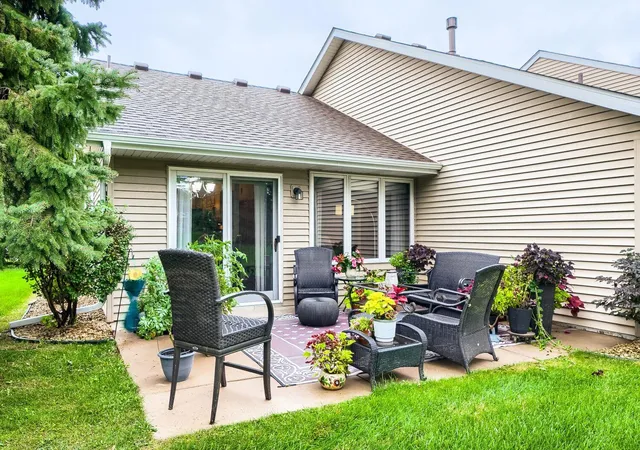 Photo 3 of Single family home for sale at 1513 Carleton Dr, Hastings, MN 55033 | MLS# 7139255 | Listing updated on 2026-09-14