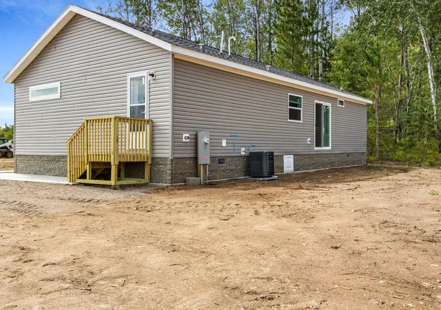 Photo 2 of Single family home for sale at 106 Eagle Dr, Sandstone, MN 55072 | MLS# 7139287 | Listing updated on 2026-09-30