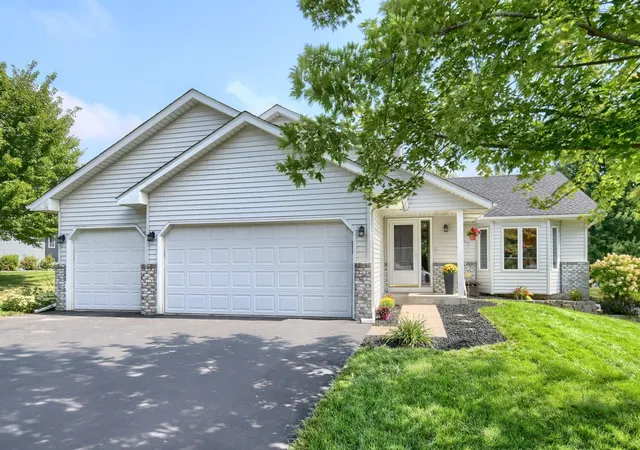 Photo 1 of Single family home for sale at 224 Pendryn Hl Bay, Saint Paul, MN 55125 | MLS# 7139333 | Listing updated on 2026-10-02