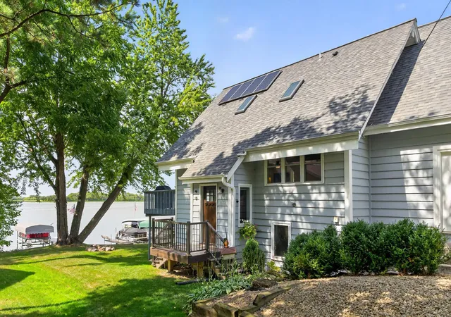 Photo 4 of Sale Pending at 2937 Lake Shore Ave, Maple Plain, MN 55359 | MLS# 7139470 | Listing updated on 2026-10-28