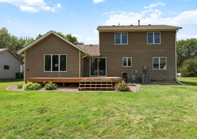 Photo 4 of Single family home for sale at 1708 Louden Ave N, Glencoe, MN 55336 | MLS# 7139496 | Listing updated on 2026-09-15