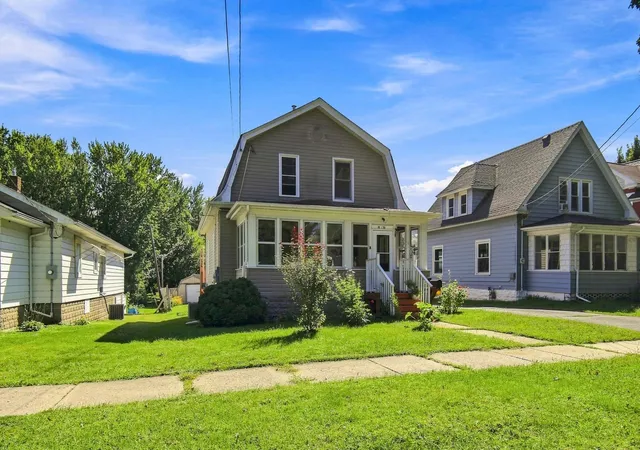 Photo 2 of Single family home for sale at 306 E 3rd Street, Albert Lea, MN 56007 | MLS# 7139503 | Listing updated on 2026-10-05