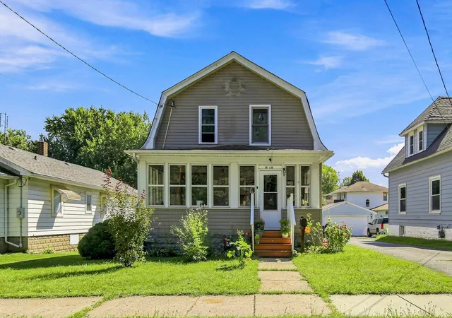 Photo 3 of Single family home for sale at 306 E 3rd Street, Albert Lea, MN 56007 | MLS# 7139503 | Listing updated on 2026-10-05