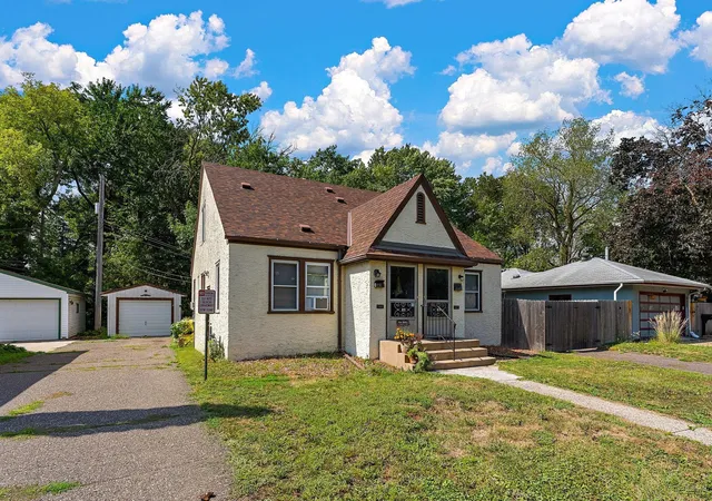 Photo 1 of Multi family home for sale at 829 Brown Ave, Saint Paul, MN 55107 | MLS# 7139516 | Listing updated on 2026-09-14