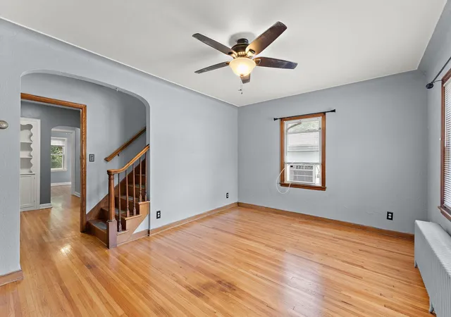 Listing Photo 5 - Condo for sale in building located at 829 Brown Ave, Saint Paul, MN 55107