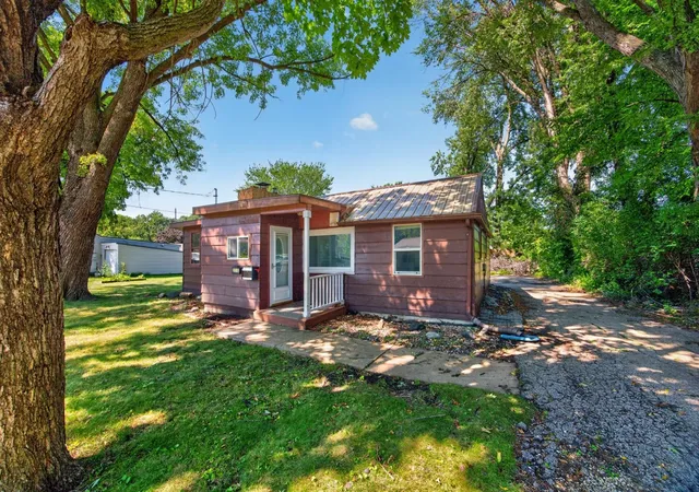 Photo 2 of Single family home for sale at 215 18th Street Se, Rochester, MN 55904 | MLS# 7139740 | Listing updated on 2026-09-10