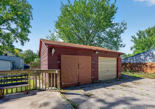 Photo 3 of Single family home for sale at 215 18th Street SE, Rochester, MN 55904 | MLS# 7139740 | Listing updated on 2026-09-10