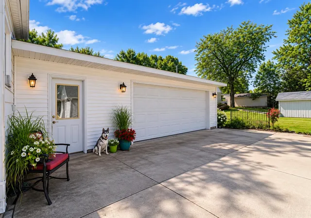 Photo 3 of Single family home for sale at 620 Truman Ave, Owatonna, MN 55060 | MLS# 7139748 | Listing updated on 2026-09-12
