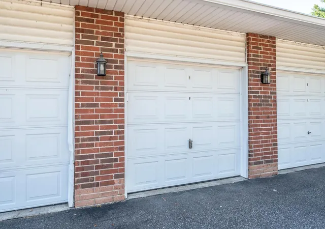 Photo 3 of Sale Pending at 6333 Alderwood Cir #F, Saint Paul, MN 55125 | MLS# 7139808 | Listing updated on 2026-09-19