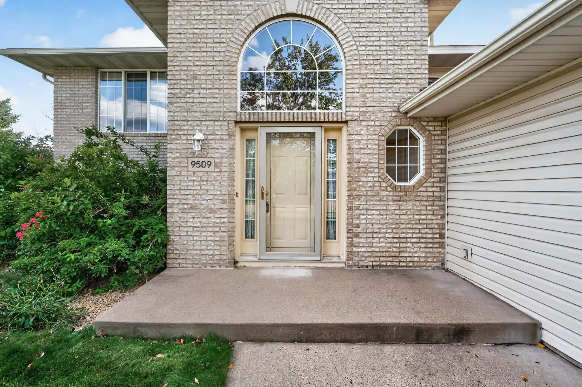 Photo 3 of Single family home for sale at 9509 Dogwood Ave N, Brooklyn Park, MN 55443 | MLS# 7139816 | Listing updated on 2026-10-15