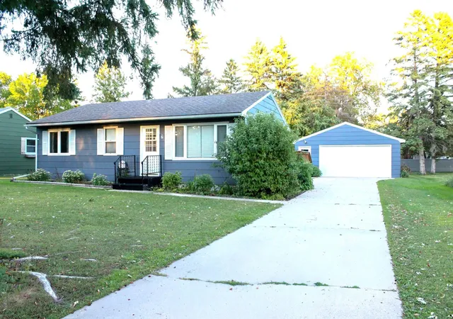 Photo 1 of Single family home for sale at 816 Foss Ave N, Fosston, MN 56542 | MLS# 7139820 | Listing updated on 2026-09-07