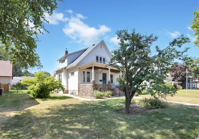 Photo 2 of Single family home for sale at 605 N High St, Lake City, MN 55041 | MLS# 7139827 | Listing updated on 2026-09-14