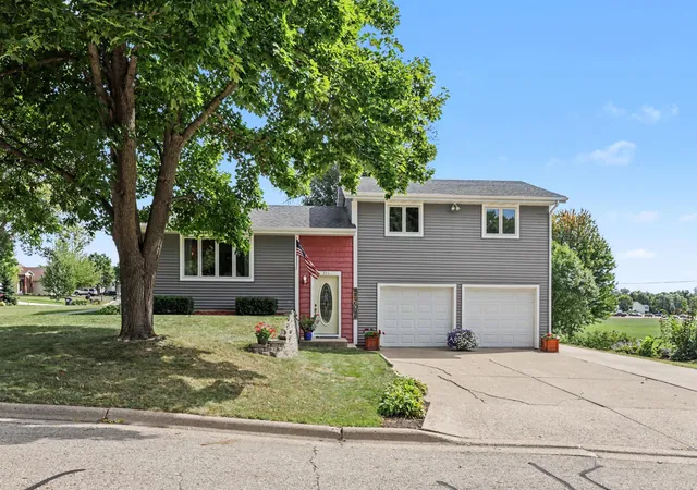 Single family home for sale at 214 5th Avenue NW, Lonsdale, MN 55046 | MLS# 7139866