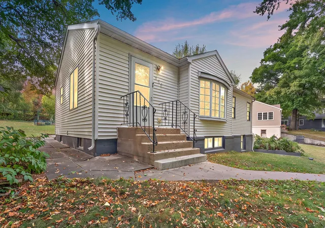 Photo 2 of Single family home for sale at 320 Fingal Dr, Alexandria, MN 56308 | MLS# 7139872 | Listing updated on 2026-10-01