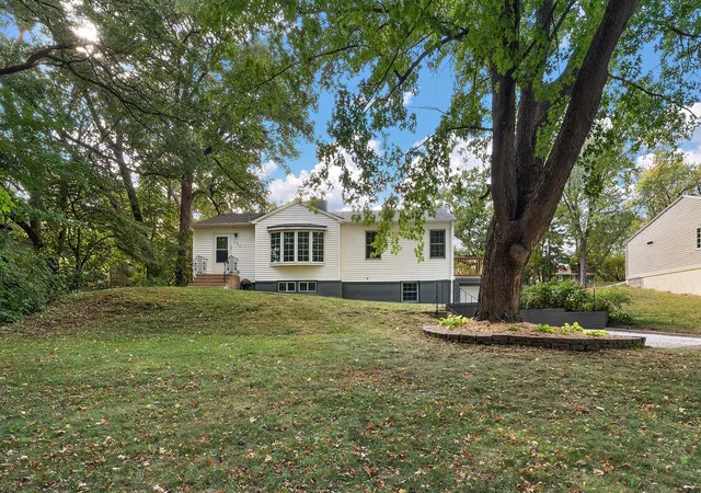 Photo 3 of Single family home for sale at 320 Fingal Dr, Alexandria, MN 56308 | MLS# 7139872 | Listing updated on 2026-10-01