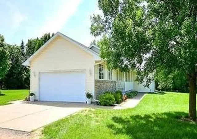 Photo 3 of Single family home for sale at 13295 Saint Croix Trl, North Branch, MN 55056 | MLS# 7139877 | Listing updated on 2026-09-10