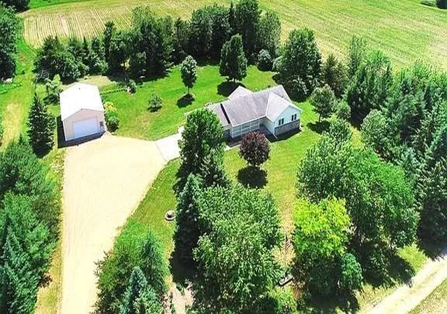 Photo 3 of Single family home for sale at 13295 Saint Croix Trl, North Branch, MN 55056 | MLS# 7139877 | Listing updated on 2026-09-10