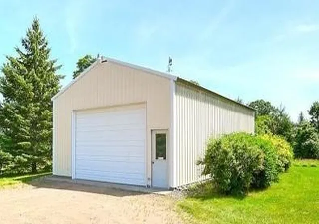 Photo 4 of Single family home for sale at 13295 Saint Croix Trl, North Branch, MN 55056 | MLS# 7139877 | Listing updated on 2026-09-10