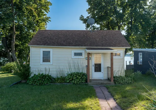 Photo 1 of Single family home for sale at 614 Doran Dr, Madison Lake, MN 56063 | MLS# 7139917 | Listing updated on 2026-09-14