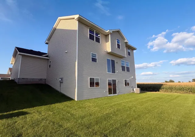 Photo 4 of Single family home for sale at 1750 Upper 141st St E, Rosemount, MN 55068 | MLS# 7139960 | Listing updated on 2026-09-11