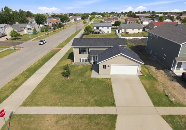 Photo 2 of Single family home for sale at 6195 Bennett Ct S, Fargo, ND 58104 | MLS# 7139977 | Listing updated on 2026-09-15