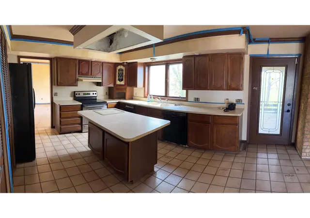Photo 3 of Single family home for sale at 5505 Matterhorn Dr Ne, Minneapolis, MN 55432 | MLS# 7139978 | Listing updated on 2026-09-14