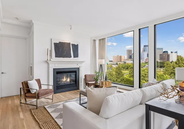 Photo 3 of Condo for sale at 301 Kenwood Pkwy #502, Minneapolis, MN 55403 | MLS# 7140042 | Listing updated on 2026-09-12
