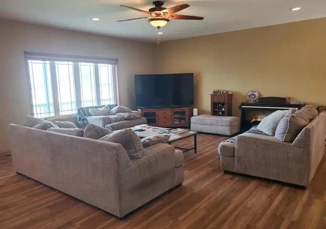 Photo 4 of Single family home for sale at 2327 Lake Ave, New Ulm, MN 56073 | MLS# 7140056 | Listing updated on 2026-09-22