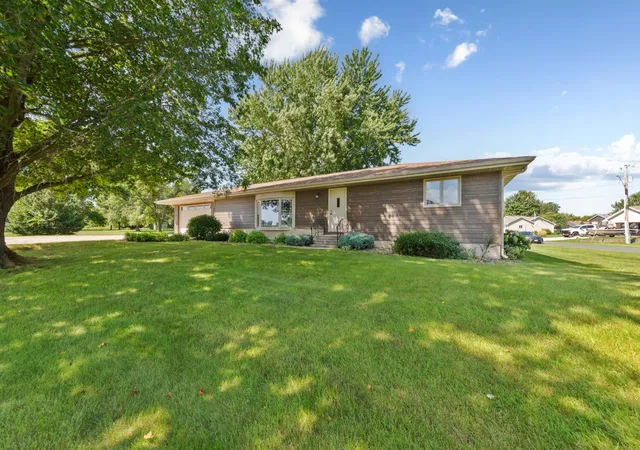 Photo 2 of Single family home for sale at 508 Central Ave S, Geneva, MN 56035 | MLS# 7140116 | Listing updated on 2026-10-06
