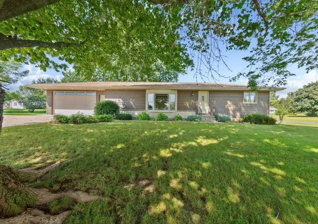 Photo 3 of Single family home for sale at 508 Central Ave S, Geneva, MN 56035 | MLS# 7140116 | Listing updated on 2026-10-06