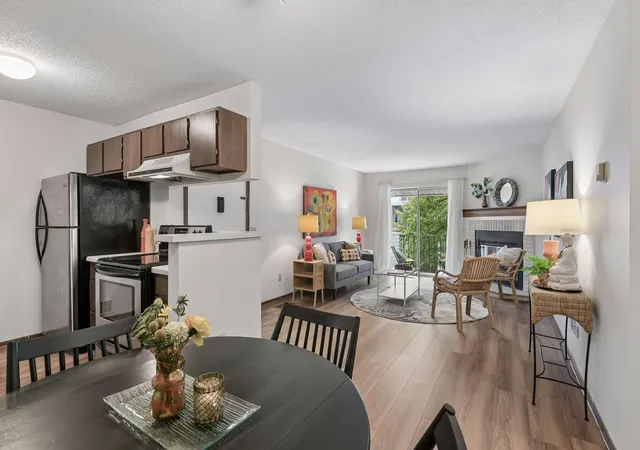 Listing Photo 4 - Condo for sale in building located at 1705 Fulham St, Lauderdale, MN 55113 - Unit #G