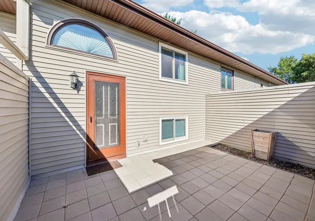 Photo 4 of Single family home for sale at 7436 Germane Trl, Saint Paul, MN 55124 | MLS# 7140130 | Listing updated on 2026-10-20