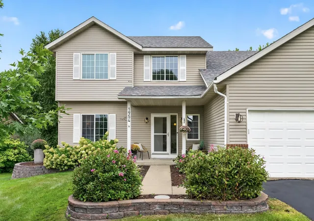 Photo 4 of Sale Pending at 1954 Ormond Dr, Shakopee, MN 55379 | MLS# 7140133 | Listing updated on 2026-09-14