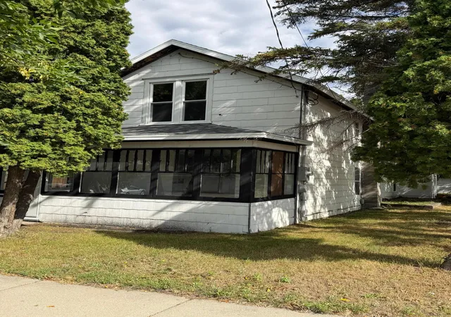 Photo 1 of Single family home for sale at 311 E 4th Street, Crookston, MN 56716 | MLS# 7140153 | Listing updated on 2026-09-11