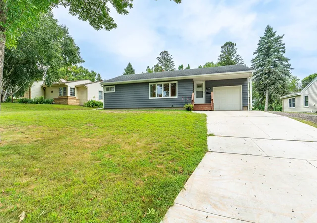 Photo 2 of Single family home for sale at 416 E Saint Charles Ave, Fergus Falls, MN 56537 | MLS# 7140203 | Listing updated on 2026-09-23