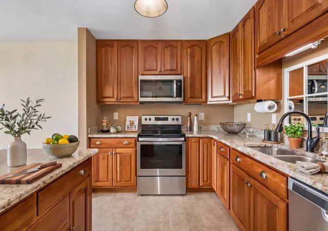 Photo 1 of Condo for sale at 6500 Woodlake Dr #906, Minneapolis, MN 55423 | MLS# 7140235 | Listing updated on 2026-09-11