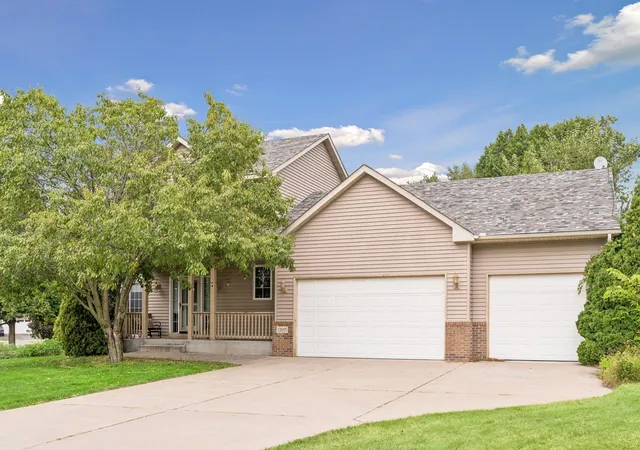 Photo 1 of Single family home for sale at 12915 195th Avenue Nw, Elk River, MN 55330 | MLS# 7140244 | Listing updated on 2026-09-14