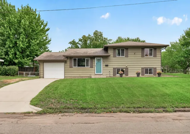 Photo 1 of Single family home for sale at 1261 Gary Dr, Saint Paul Park, MN 55071 | MLS# 7140285 | Listing updated on 2026-10-05